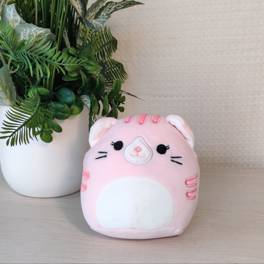 Sqishmallos Laura the Pink Cat 5"